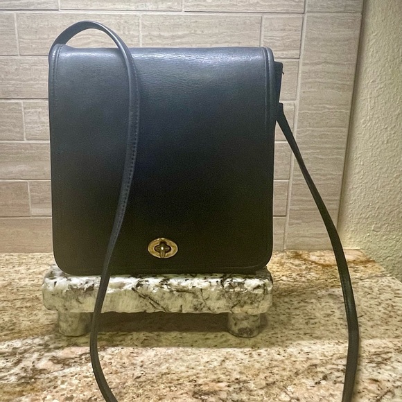 Coach Handbags - RARE Authentic Vintage Black Coach Compact Pouch Bag 9620 with hangtag EUC